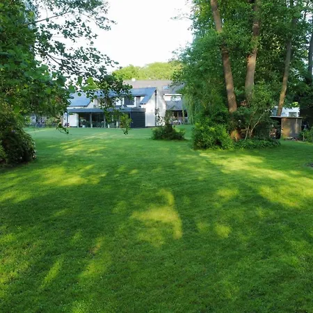 Modernes Gartenatelier Am Muehlenfliess *