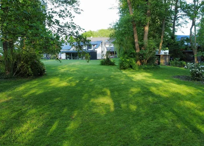 Modernes Gartenatelier Am Muehlenfliess *